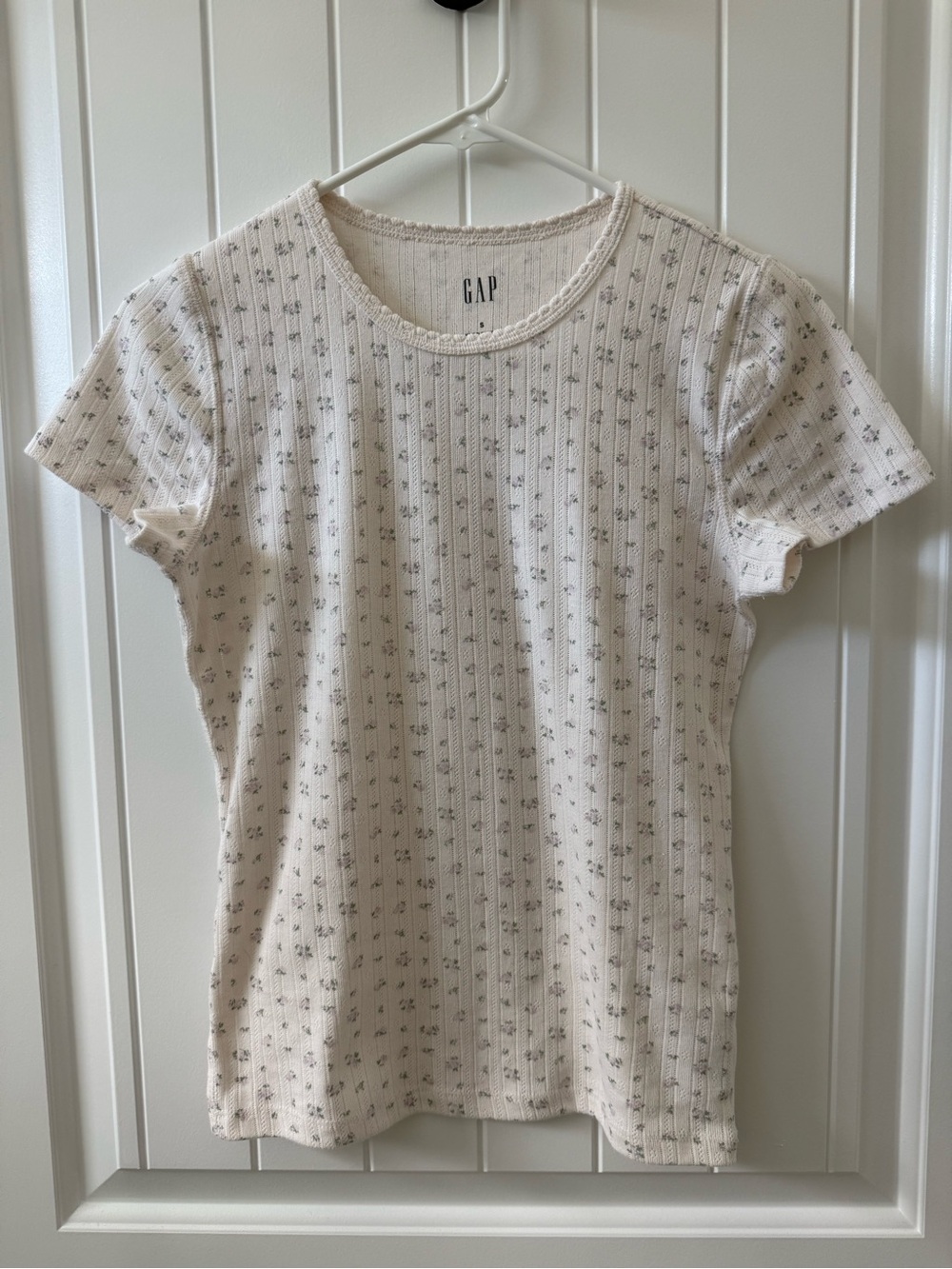 GAP Women’s Cream Floral Ribbed Tee